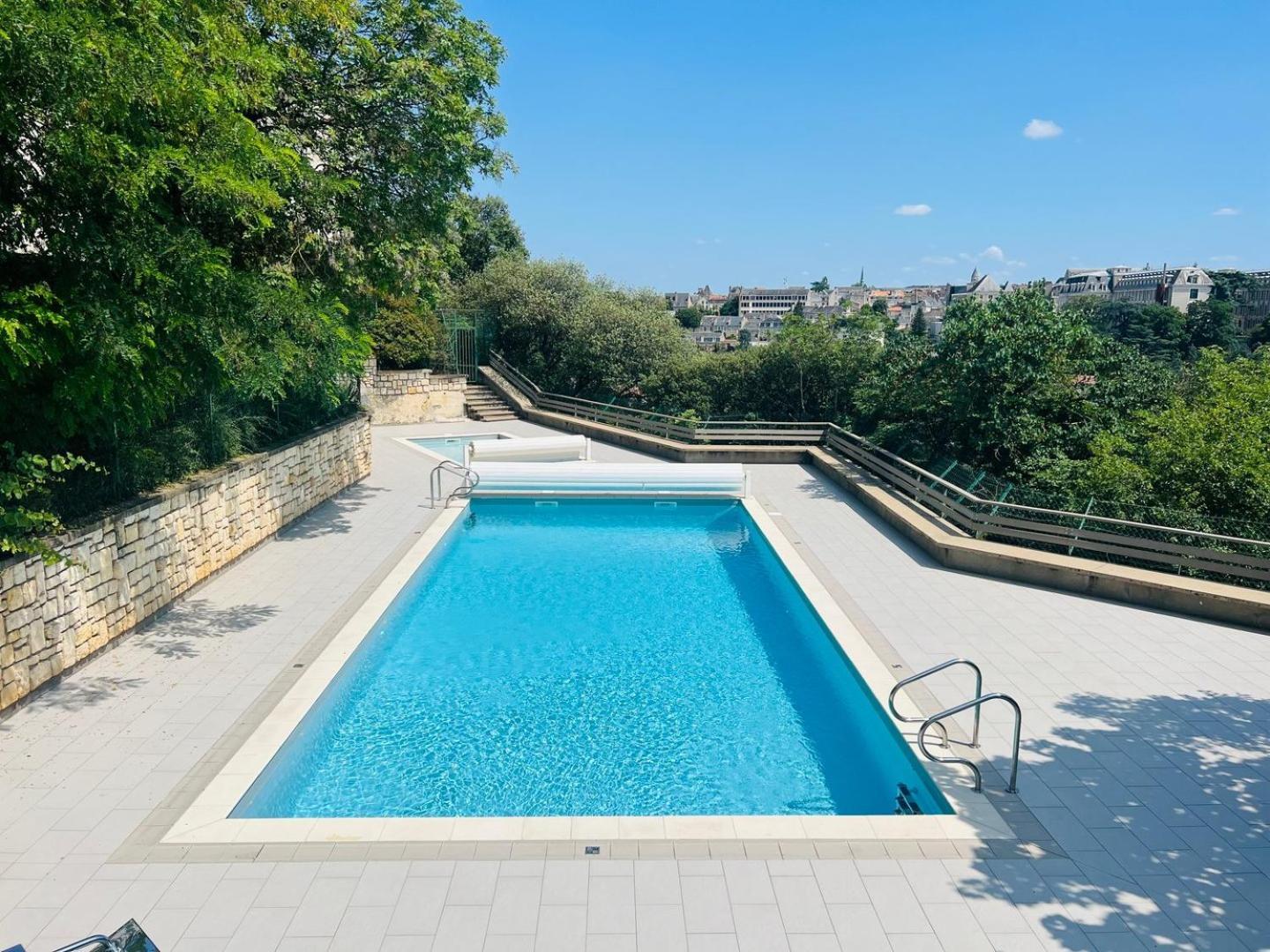 Le Retro - Splendide Appartement Poitiers Eksteriør billede